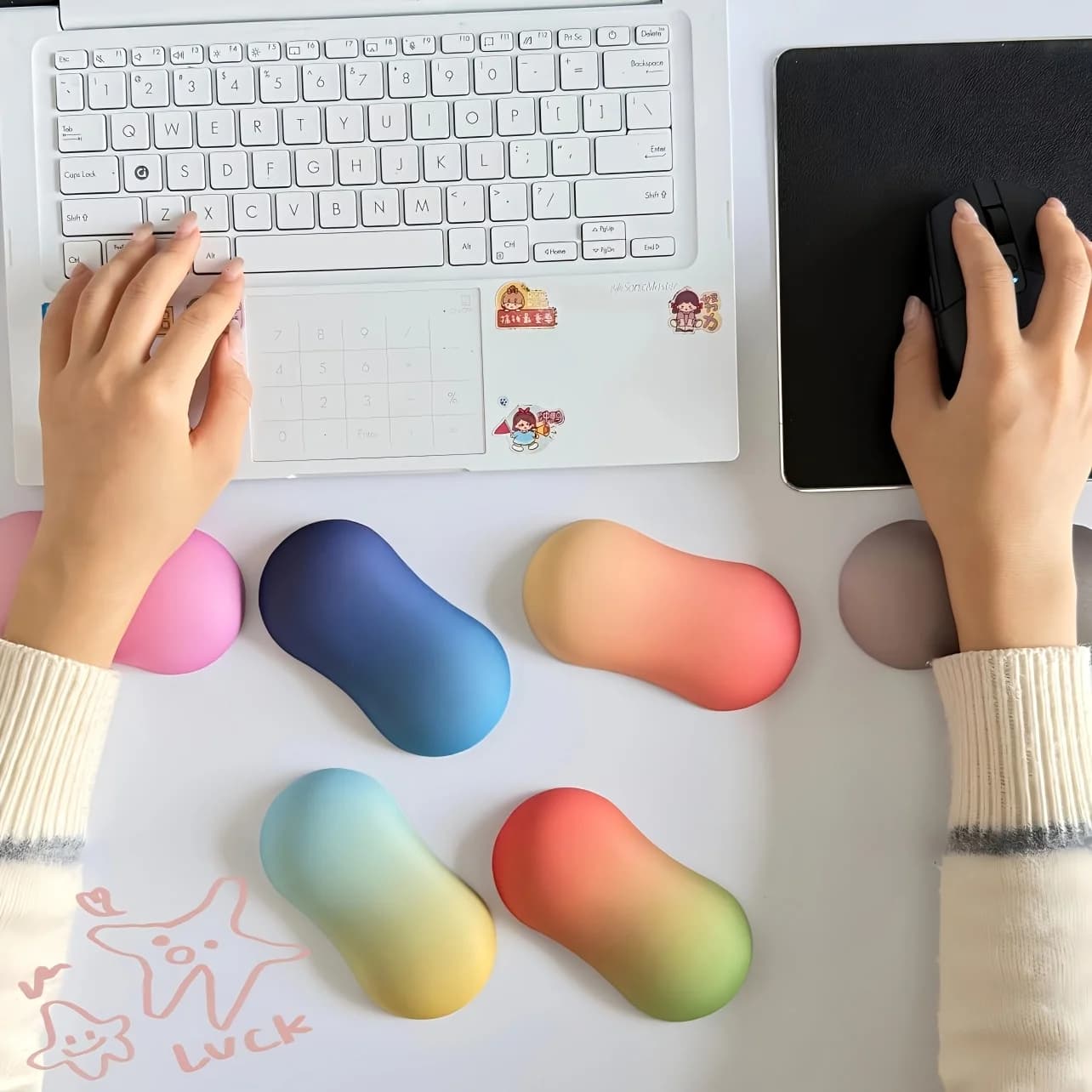 Poggiapolsi Ergonomico in Memory Foam per Mouse, Supporto con Gel per Alleviare il Tunnel Carpale, Tessuto Traspirante per Uso Ufficio e Computer