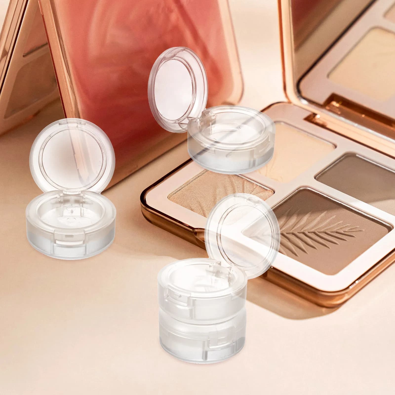 4 palette di ombretti in plastica, piccole palette vuote per trucco, custodia portatile da viaggio per balsamo labbra, fard e illuminante