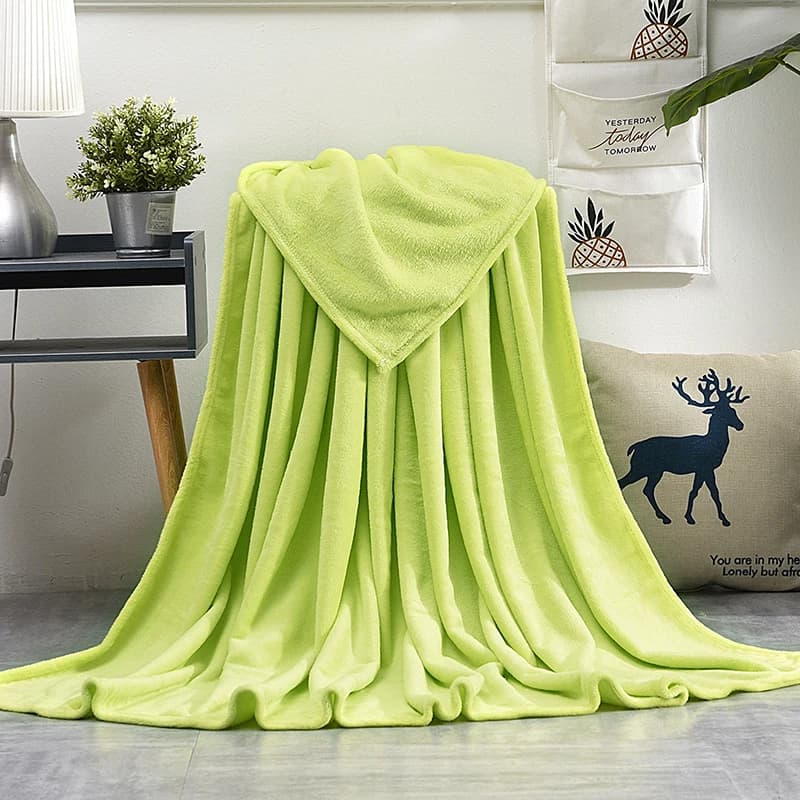 Coperta in flanella tinta unita Morbida coperta in velluto di corallo caldo Coperta invernale per divano Ufficio Aria condizionata Coperta per pisolino yoga