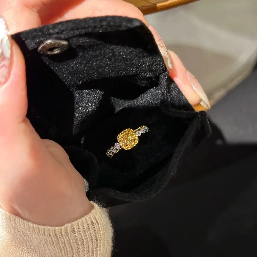 YellowDiamond Sugar Cube S925 Sterling Silver Ring Niche High Sense Exquisite Fashion Light Luxury Simple Diamond Ring for Women
