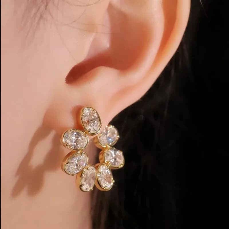 Orecchini CAMEO in Argento 925 con Zirconi Sintetici, Forma Ovale, Petali di Diamanti Bianchi, Set di Lusso Versatile in Oro