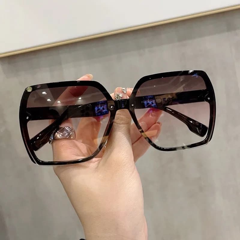 Vintage Crystal Sunglasses With Diamonds For Women Fashionable Glossy Square Sunglasses Women's Butterfly Tone