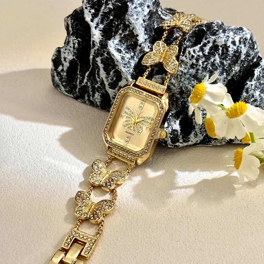Orologio alla Moda per Donne con Quadrante Rettangolare e Bracciale a Maglia a Farfalla, Accessorio Delicato ed Elegante