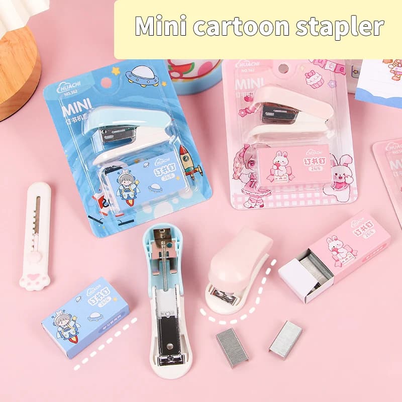 Cucitrice per cartoni animati Mini piccolo Set cancelleria per studenti carina rilegatrice multifunzionale cucitrice per carta per Test delle unghie