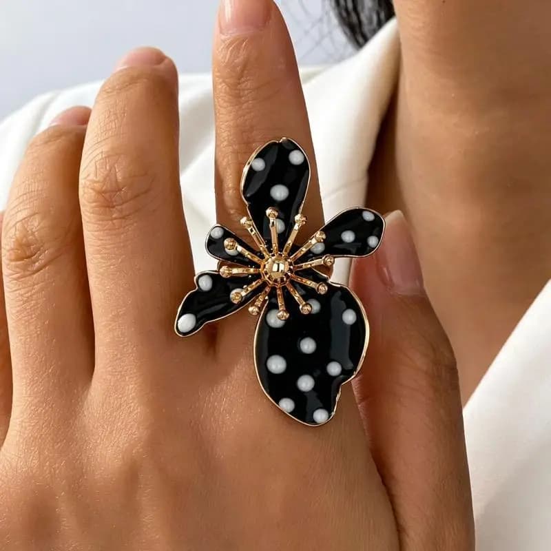 Light Luxury High End Women Flower Shape Ring Black White Polka Dot Elegant Charming Versatile Daily Wear Jewelry Party Gift