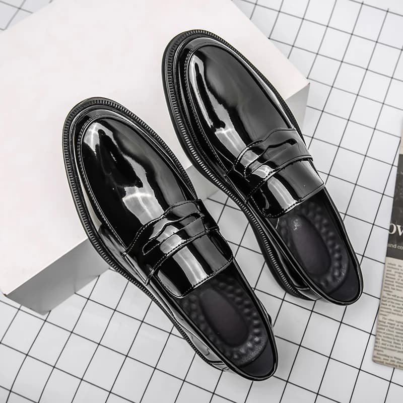 Mocassino primaverile scarpe da lavoro in pelle scarpe eleganti Casual moda uomo scarpe Oxford formali classiche per uomo scarpe eleganti da uomo