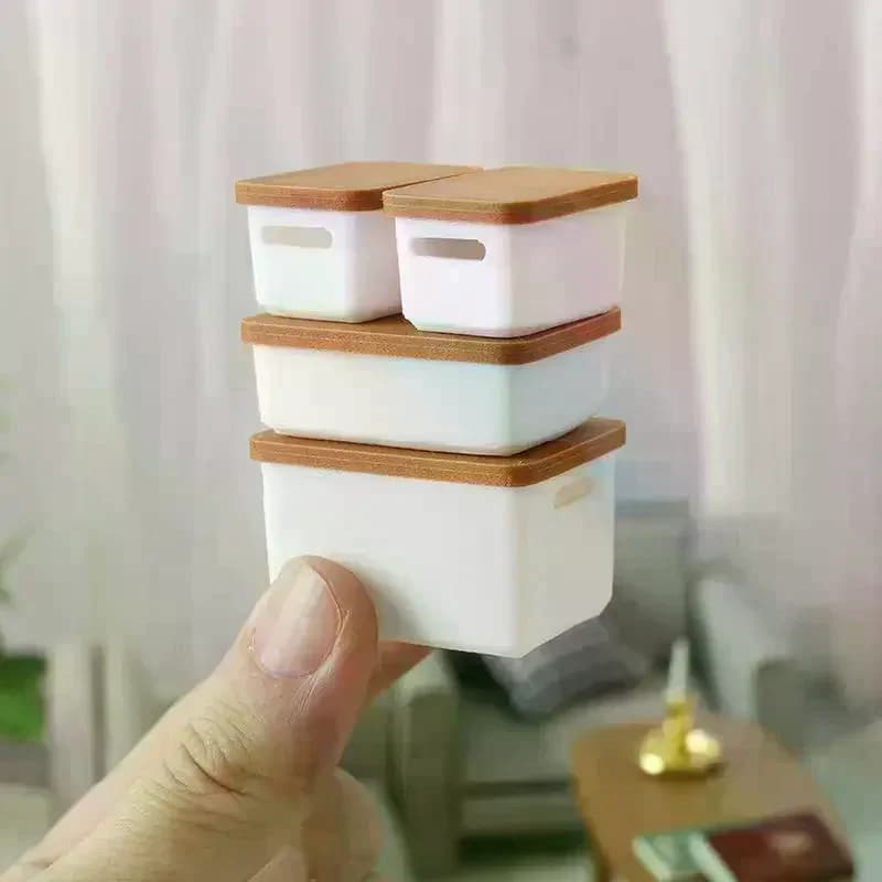 4 Pezzi Mini Contenitore con Coperchio 1:12, Scatola per Alimenti in Miniatura per Casa delle Bambole, Accessori Giocattolo per Casa delle Bambole