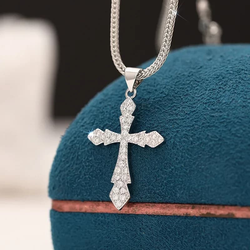Nuova Collana da Donna alla Moda di Alta Gamma con Design di Nicchia, Incastonata con Zirconi Scintillanti per Partecipare a Banchetti