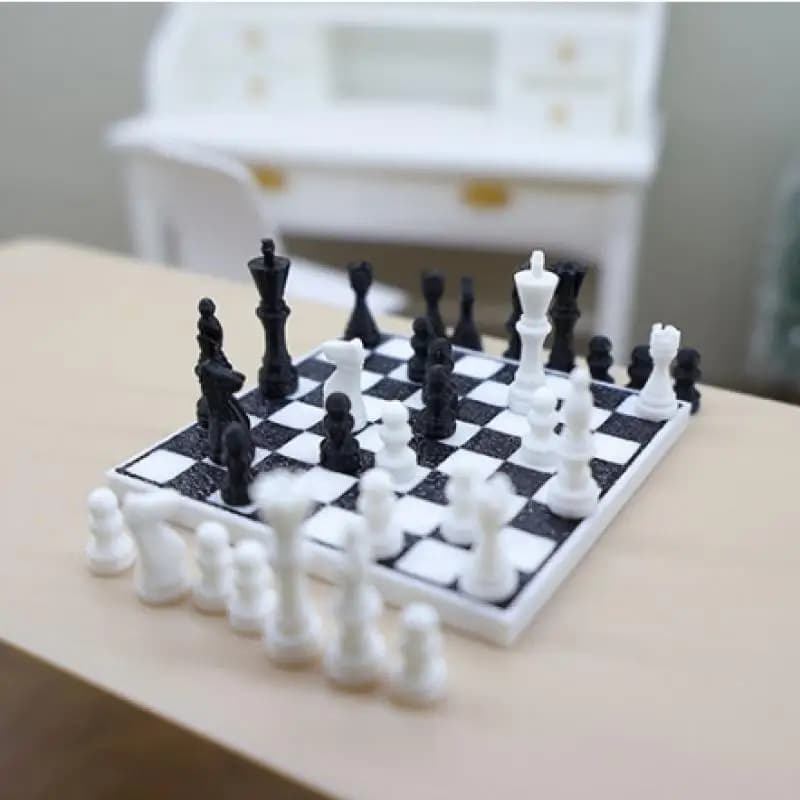 1 Set 1:12 Mini International Chess Model, Dollhouse Chessboard for Life Scene Decoration Kids Toy