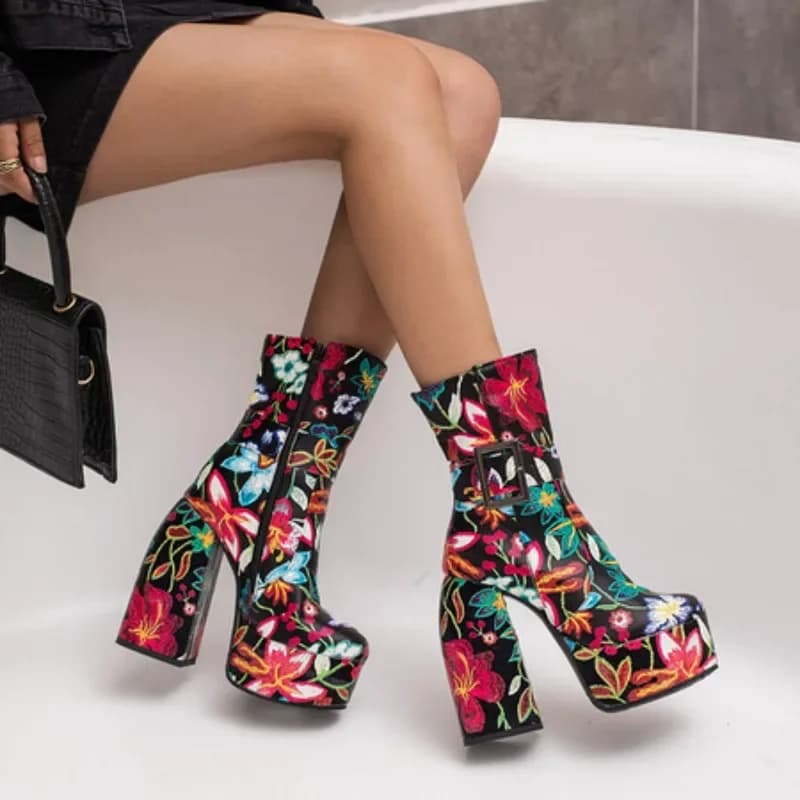 Stivali alla Caviglia Invernali alla Moda con Ricamo Floreale Stile Punk, Piattaforma Ultra-Alta, Tacco a Blocco, Fibbia in Metallo, Scarpe da Passerella per Donne