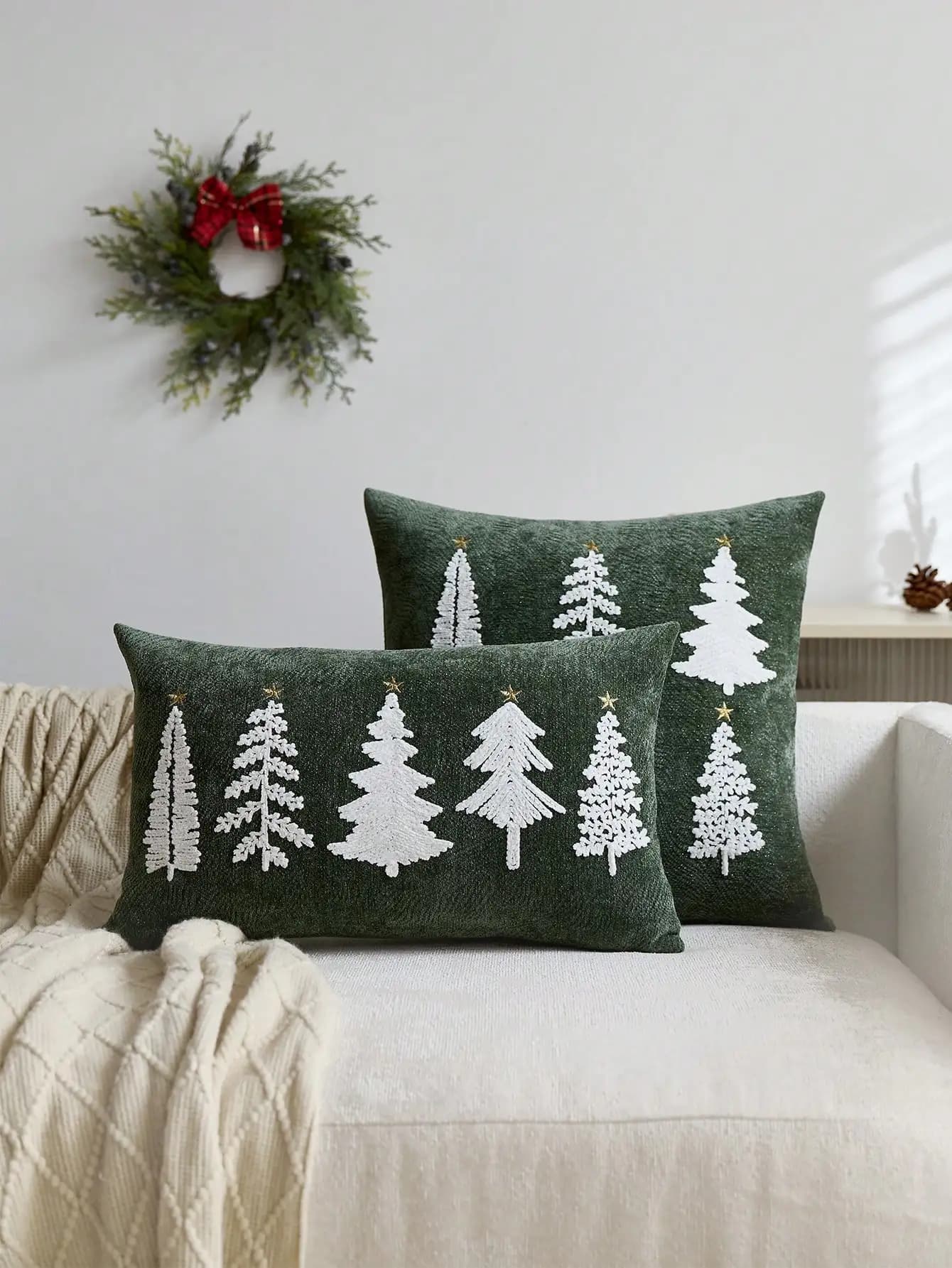 1 embroidered cushion lining with beige Christmas tree, decoration without insert