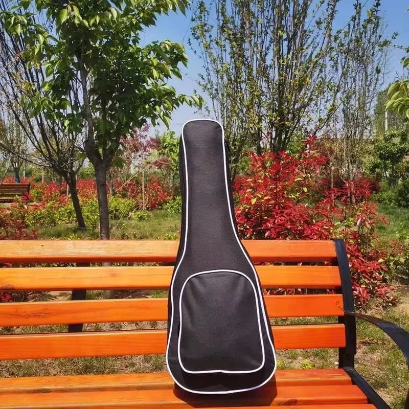 Nuovo 21/23/26 pollici Ukulele Gig Bag Custodia impermeabile in tessuto Oxford Borsa da concerto morbida Zaino portatile nero a spalla singola Ukulele