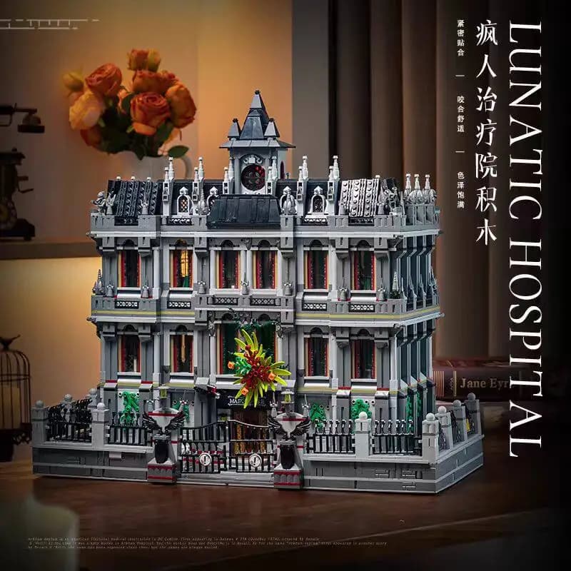 Set di Costruzioni Arkham Asylum da 7527 Pezzi, Modello Architettonico Ospedale Psichiatrico con Illuminazione, Gioco per Bambini e Adulti