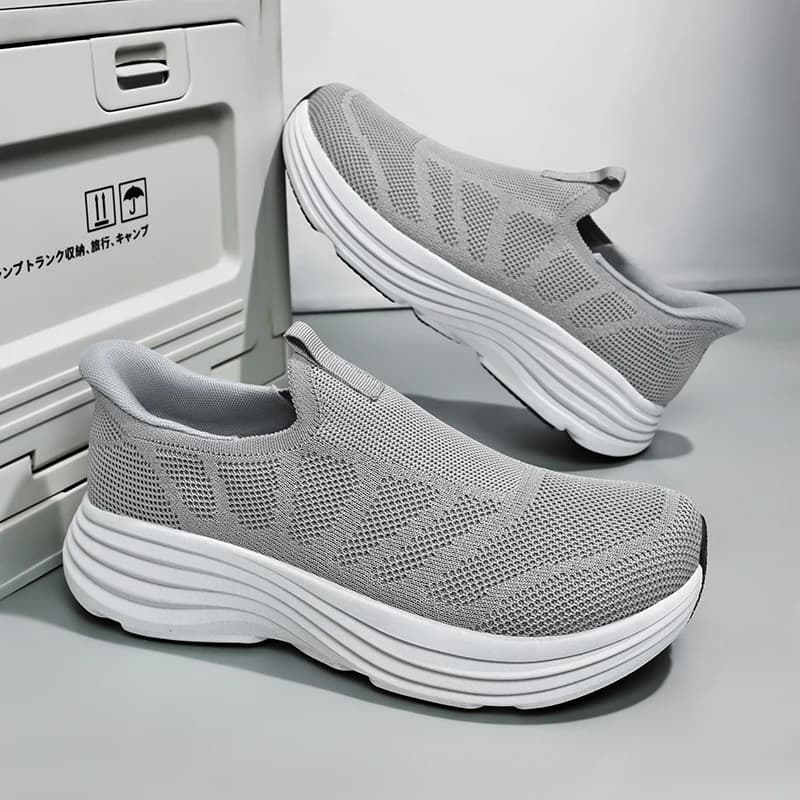 Men Shoes Sneakers Breathable Mesh Slip on Running Shoes Outdoor Non-Slip Couple Jogging Training Hiking Sports Shoes