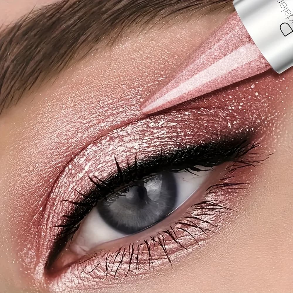 Waterproof, waterproof and sweat resistant glittering shading pen, long life without drooping, not easy to remove make-up