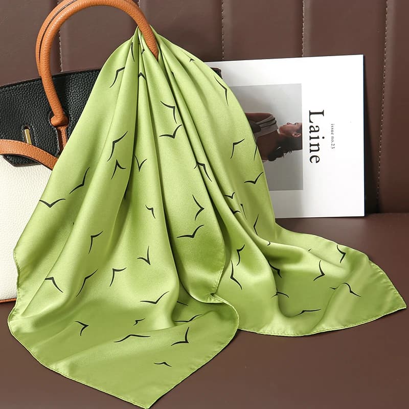 Fasce per capelli Hijab di lusso 2023 sciarpa di seta quadrata per le donne fazzoletto da collo scialle di raso femminile fascia per capelli fascia moda avvolge Bandana