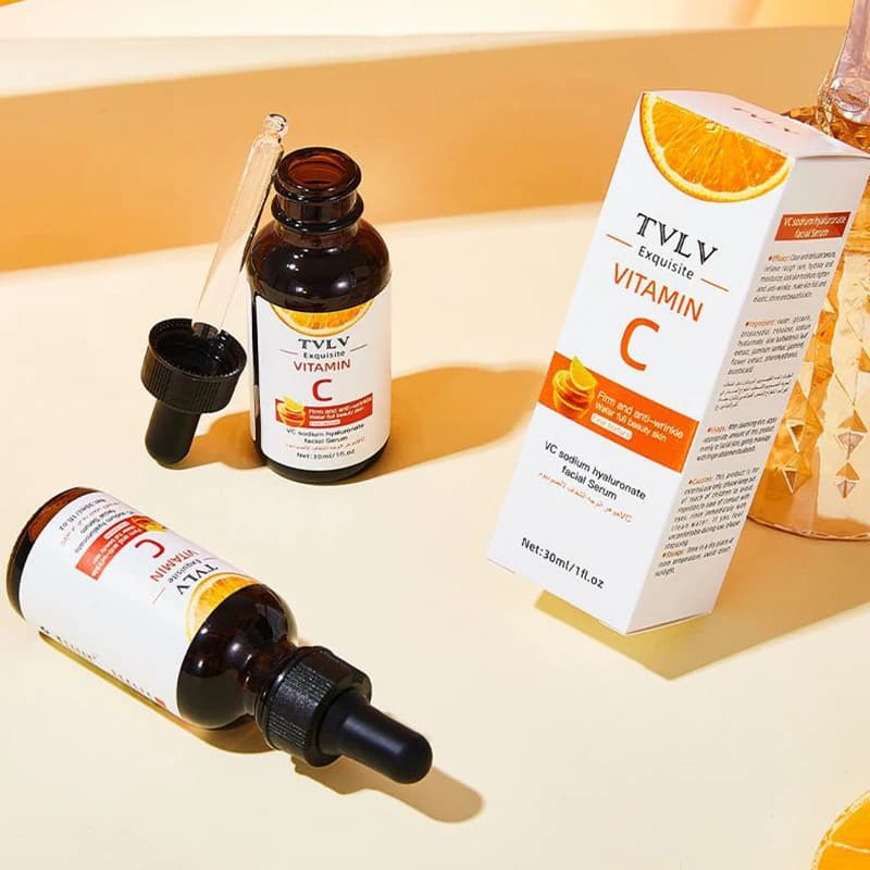 Siero Viso e Corpo con Acido Ialuronico e Vitamina C, Correttore per Macchie Scure, Schiarente, Idratante, Riduce i Pori, Ripara e Rassoda la Pelle