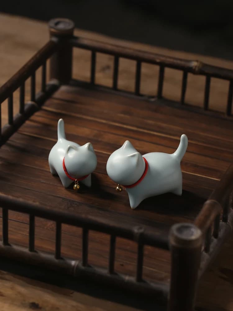Cute Ceramic Tea Pet Potted Plant Decoration Lovely Stationery Paper Weight Bookend Pen Rest Themed Gift