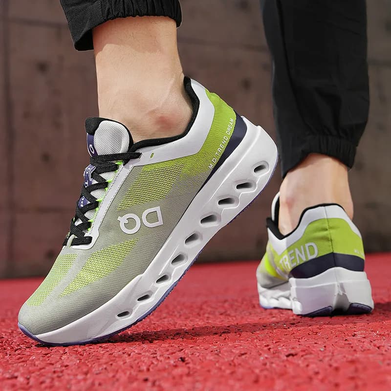 Women's comfortable net fashion unisex breathable walking shoes ultralight outdoor running sneakers casual clouds men's shoes