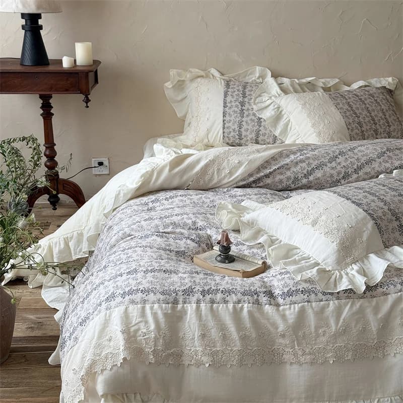 Set di Biancheria da Letto Vintage Francese con Stampa e Volant in Pizzo, Copripiumino a Doppio Strato in 100% Cotone, Lenzuolo Piatto/Con Angoli, Federe, 4 Pezzi
