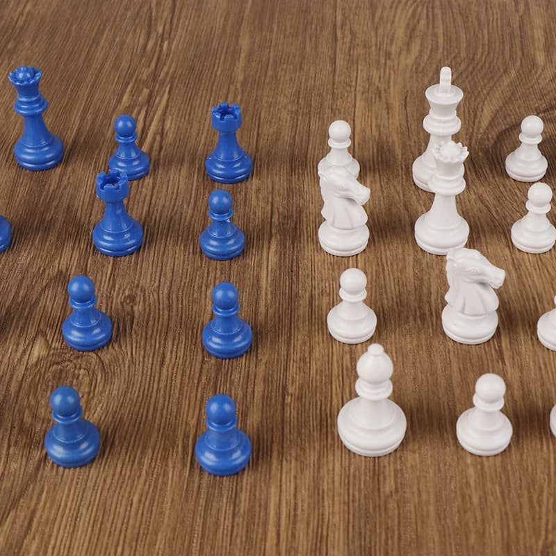 1 set di scacchi in plastica, materiale PS, blu e bianco, giochi di scacchi medievali per adulti, pezzi degli scacchi da viaggio, giochi per bambini