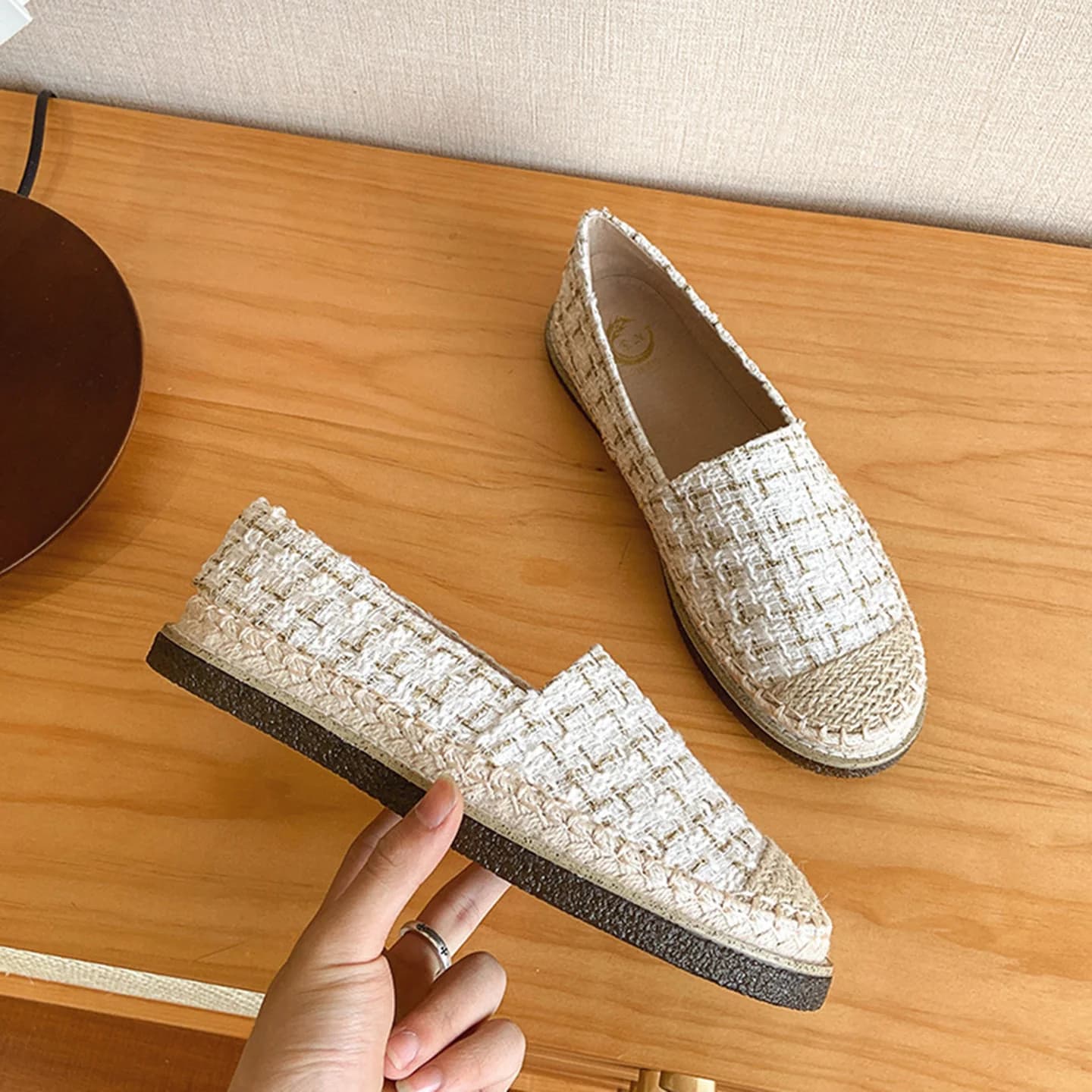 2026 Spring Autumn Women's Handmade Lace Flats Cloth Shoes Breathable Comfortable One-pedal Casual Shoes Soft Non-slip loafers