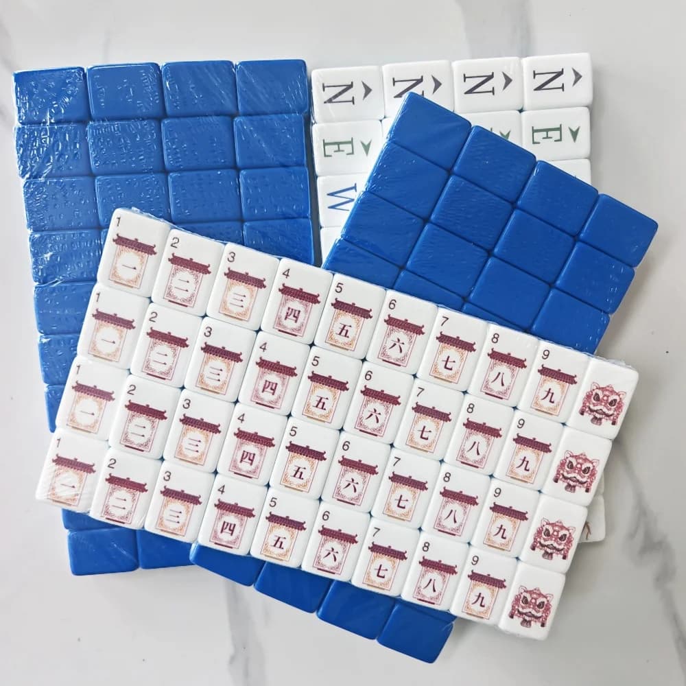 Hot Sale Cobalt Blue American Mahjong Tiles 4-Layer Acrylic Luxury Engraved Mahjong Sets Leisure Family Games Portable Mah Jongg