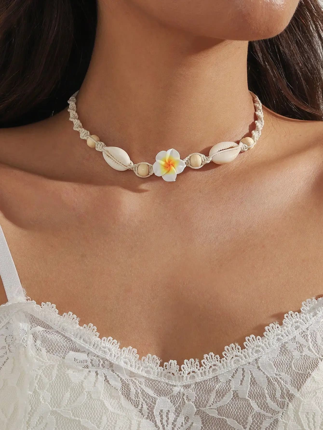 1 collana regolabile in stile boho con fiori in argilla polimerica intrecciata per donna