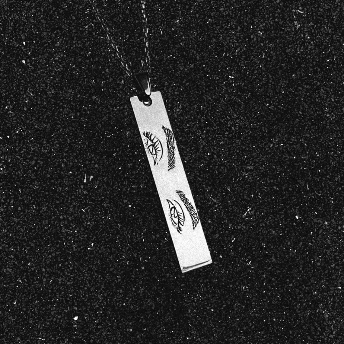 Personalized Eyes Engraved Necklace Custom Sketch Photo Eye Image Jewelry Couple Laser Engraving Pendant Chrismas Gifts
