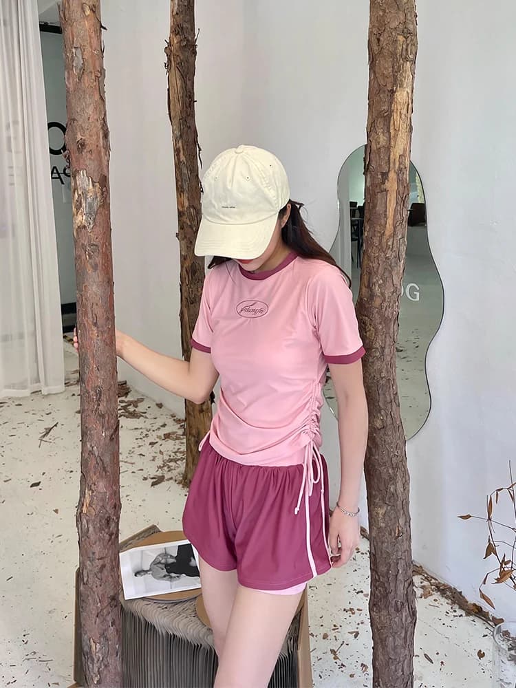 Costume da bagno sportivo di alta gamma da donna, bikini a due pezzi, pantaloncini termici snellenti, adatti per il gioco in spiaggia e l'allenamento professionale.