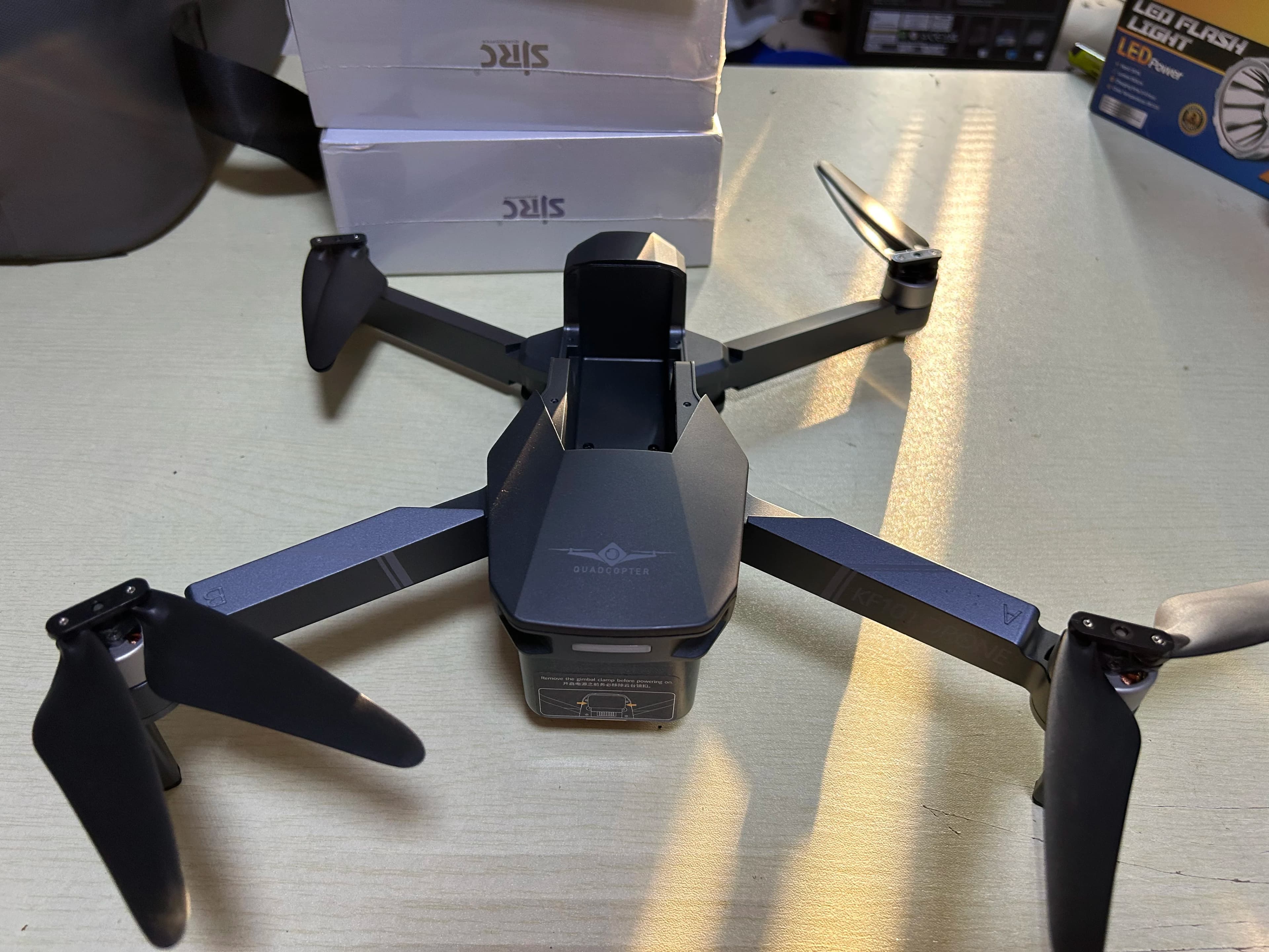 KF101 MAX-S GPS Drone Pezzo di ricambio originale Pala dell'elica KF101 con controller caricatore USB batteria motore brushless