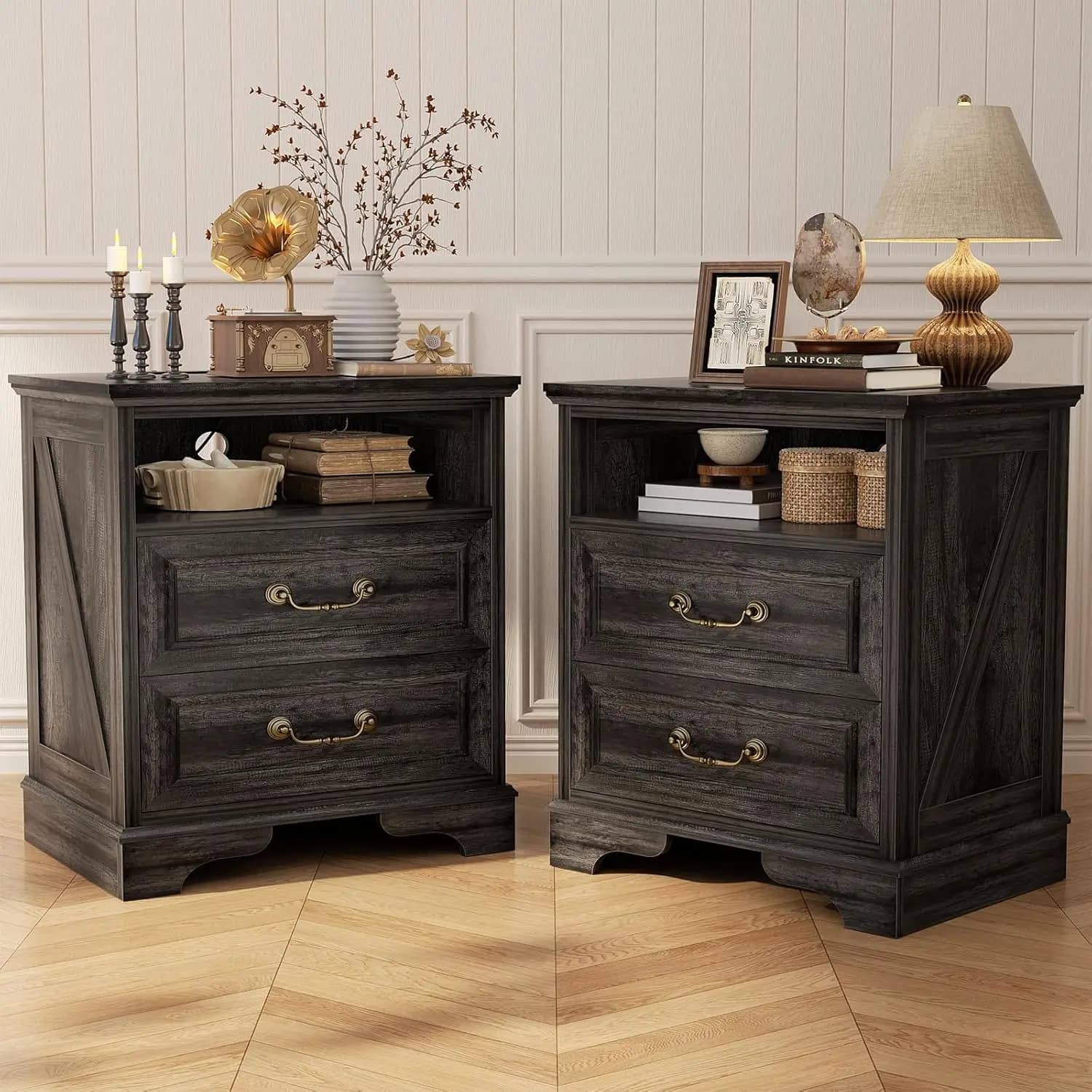 Comodini Stile Rustico Set da 2 con Stazione di Ricarica, 2 Cassetti Grandi, Maniglie Vintage, Spazio Contenitivo Aperto, per Camera da Letto, Rovere Grigio, Personalizzabile