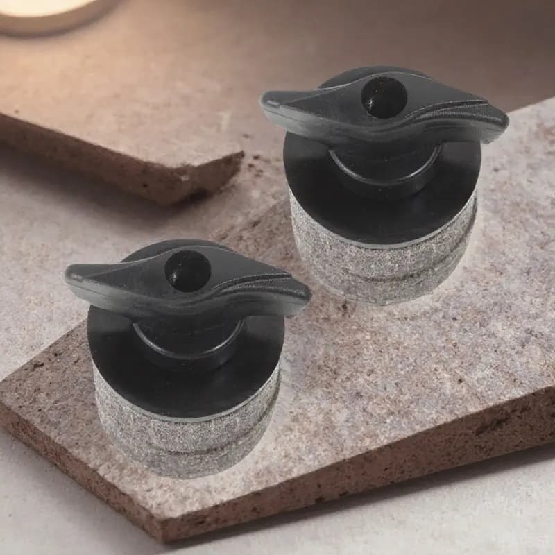 Set Completo di 2 Supporti per Piatti con Feltro, Dado a Farfalla, Staffa in Plastica e Vite di Fissaggio per Supporto Piatti Batteria