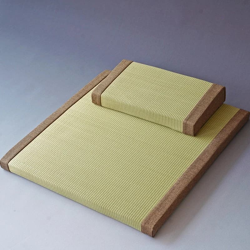 Natural woven seat cushion made of rush grass or bamboo silk, with thickened yellow hemp filling the inner core, for meditation