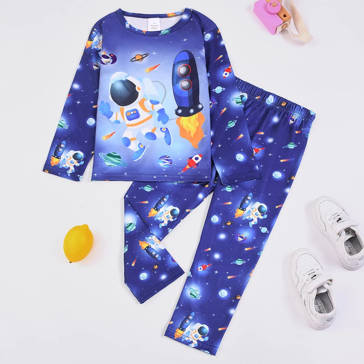 1615 set di pantaloni lunghi e a maniche lunghe per ragazzo astronauta cartone animato digitale 3D ignifugo, adatto ai ragazzi dai 3 ai 8 anni