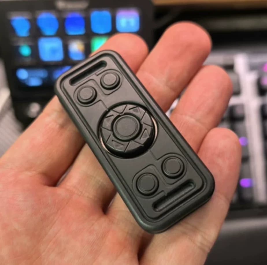 Used EDC Yolo Gamer Pro Zirconium Alloy fidget spinner metal decompression toy