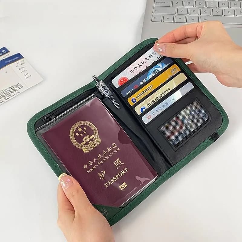 Portafoglio da Viaggio Portatile per Passaporto e Carte, Antifurto, Soluzione Sicura per la Conservazione di Documenti Personali, Design Integrato, Dimensioni Compatte