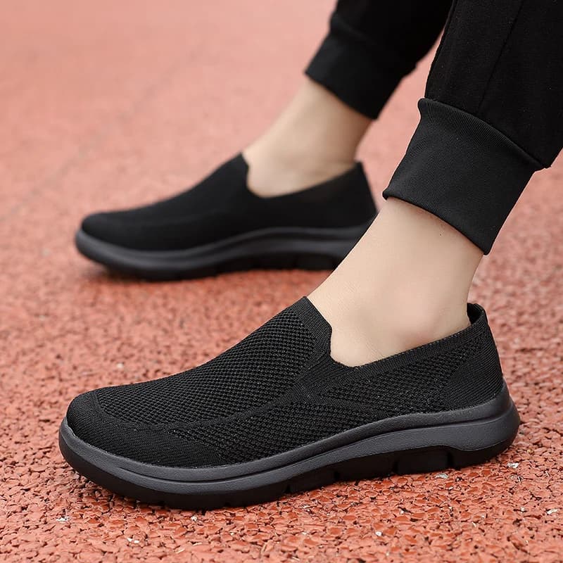 Scarpe casual da uomo Mesh Slip On Scarpe da ginnastica da passeggio Scarpe da ginnastica per il tempo libero Mocassini maschili atletici morbidi Scarpe da ginnastica alla moda Calzature comode