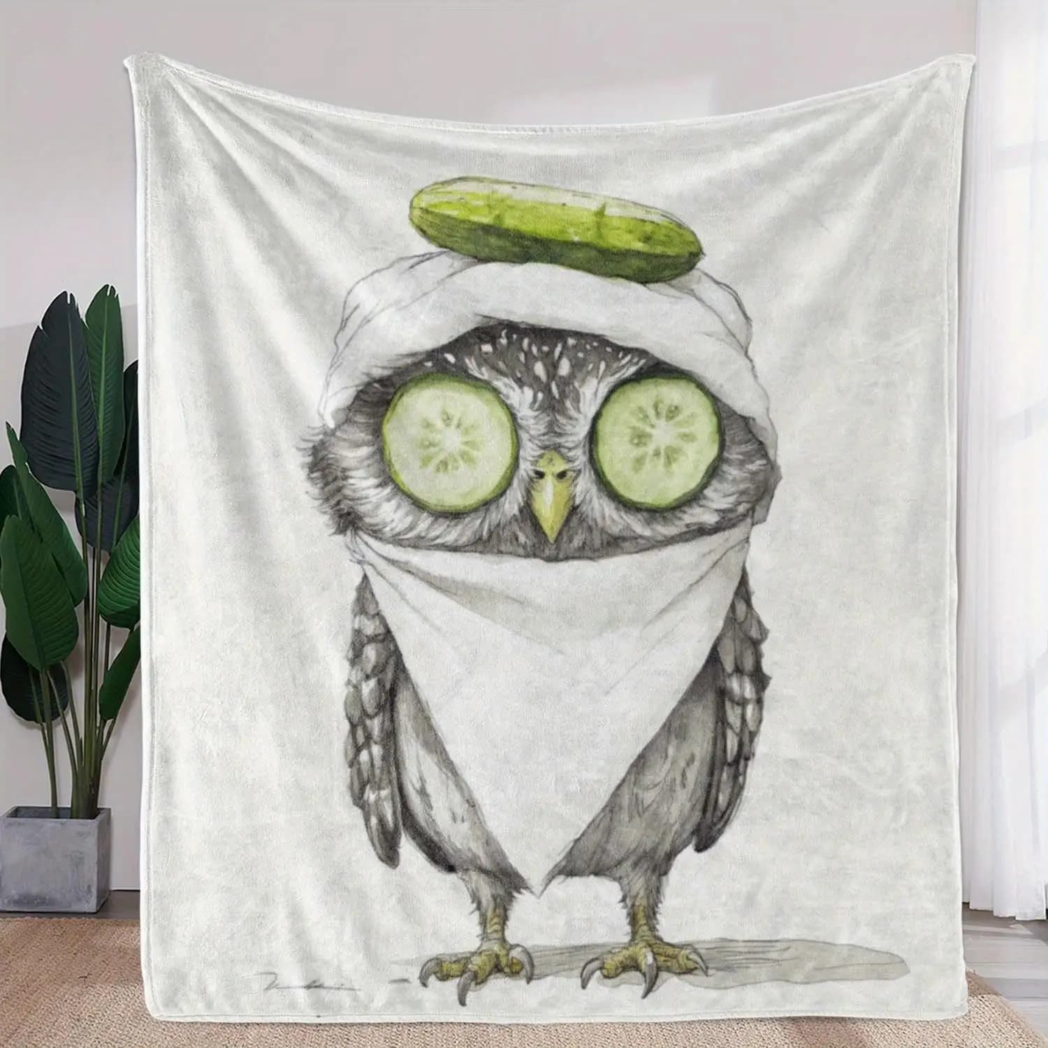 Cute cartoon owl pattern Flannel printed blanket suitable for all seasons suitable for living room office sofa and travel