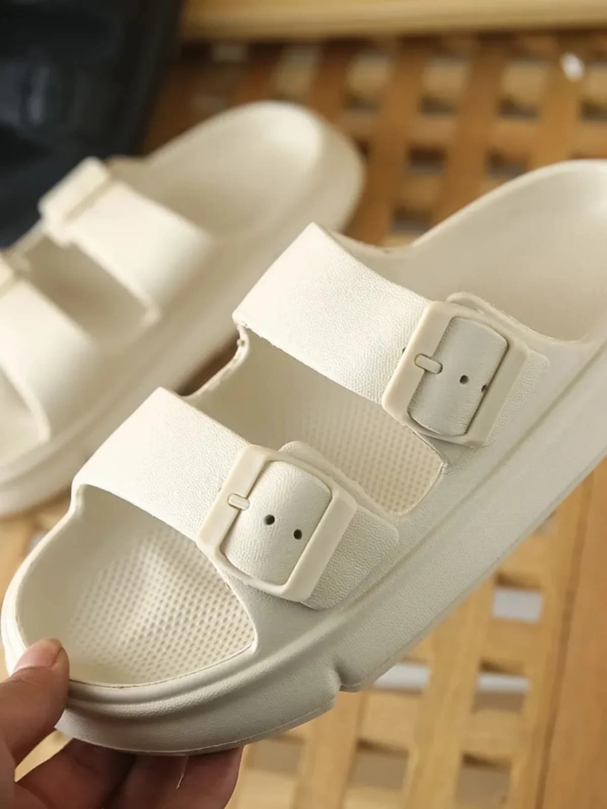EVA Material Anti-Slip Texture Design Couple Sandals Outdoor Beach Summer Men Women Slippers Comfortable Sensation