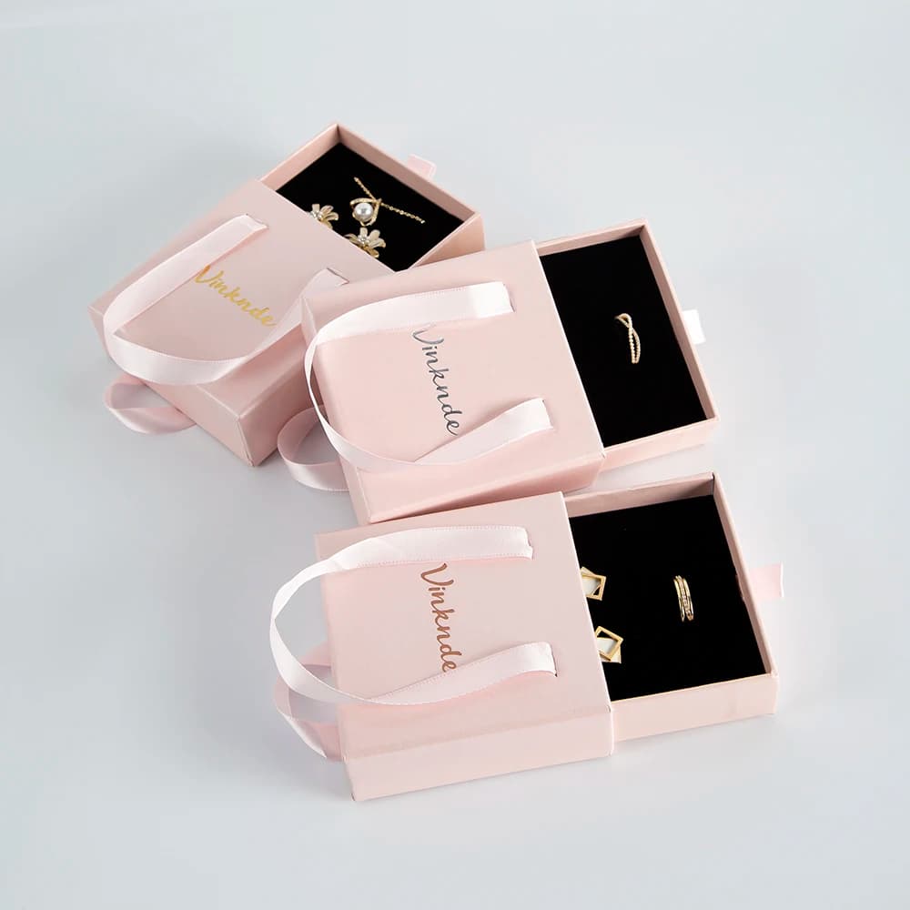 100 Pezzi/Lotto Scatole Regalo Personalizzate Rosa per Gioielli, Anelli, Orecchini, Collane, Scatole di Carta con Manico per Conservazione e Imballaggio