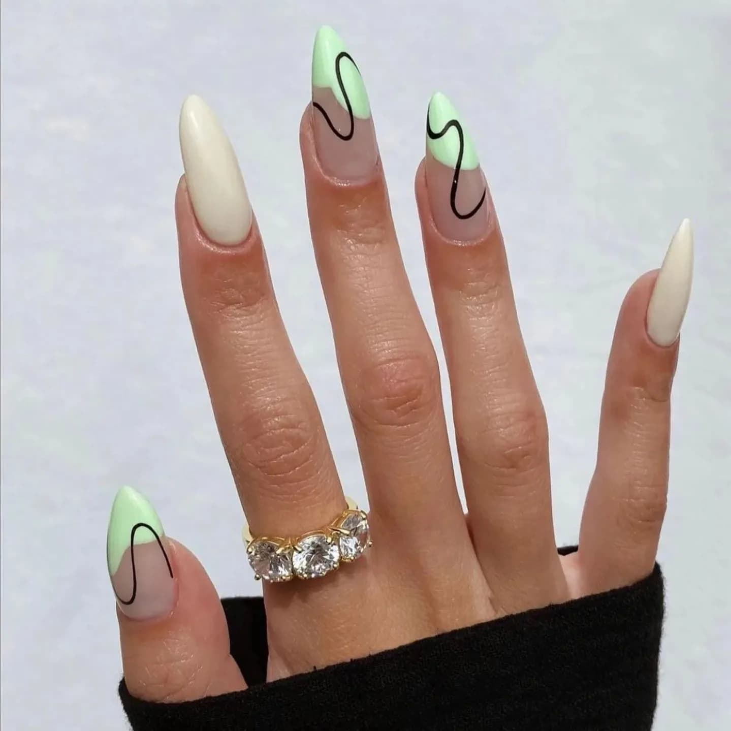 24 Pezzi Unghie Finte Marroni Autunnali Nuovo Minimalismo, Unghie Finte Francesi a Mandorla Medie, Strumenti per Manicure Acrilica Rimovibile, Ideali come Regalo