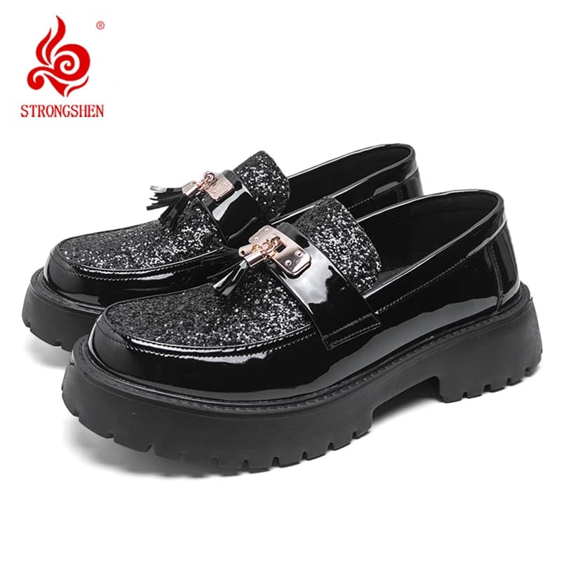 Fashion Design Men's Tassels Leather Shoes Thick Soled Luxury Slip On Loafers Business Party Formal Dress Shoes Zapatos Hombre