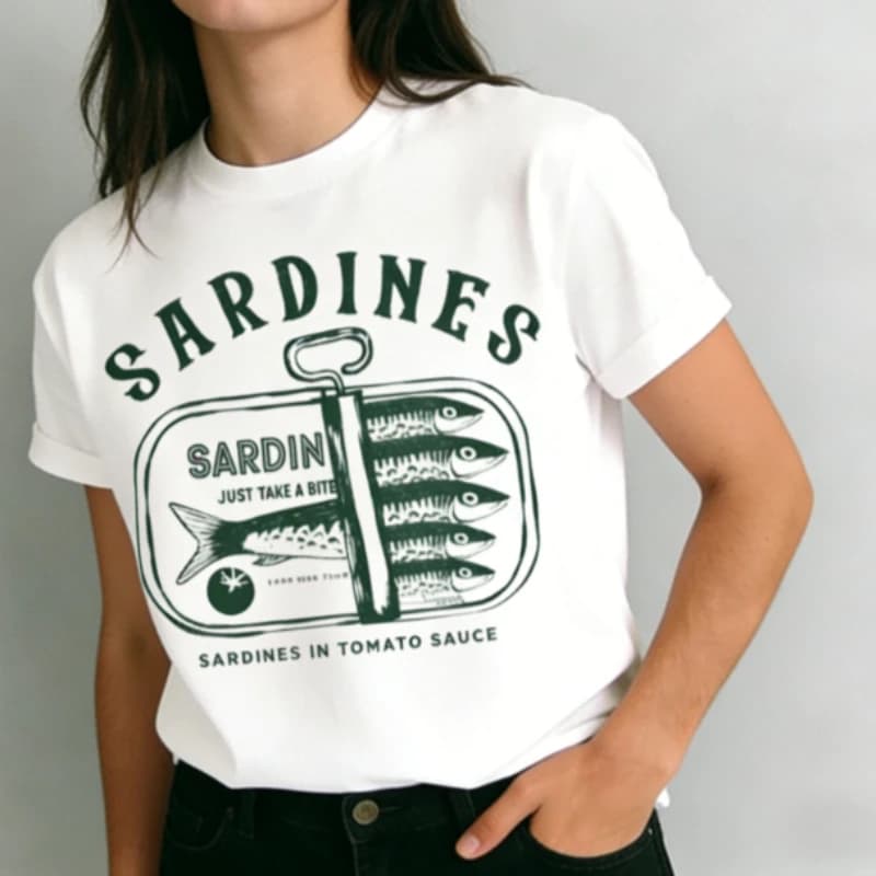 Sardine in salsa di pomodoro Maglietta da donna stampata Frutti di mare Moda Top Modello carino T-shirt grafica in cotone a maniche corte T-shirt casual