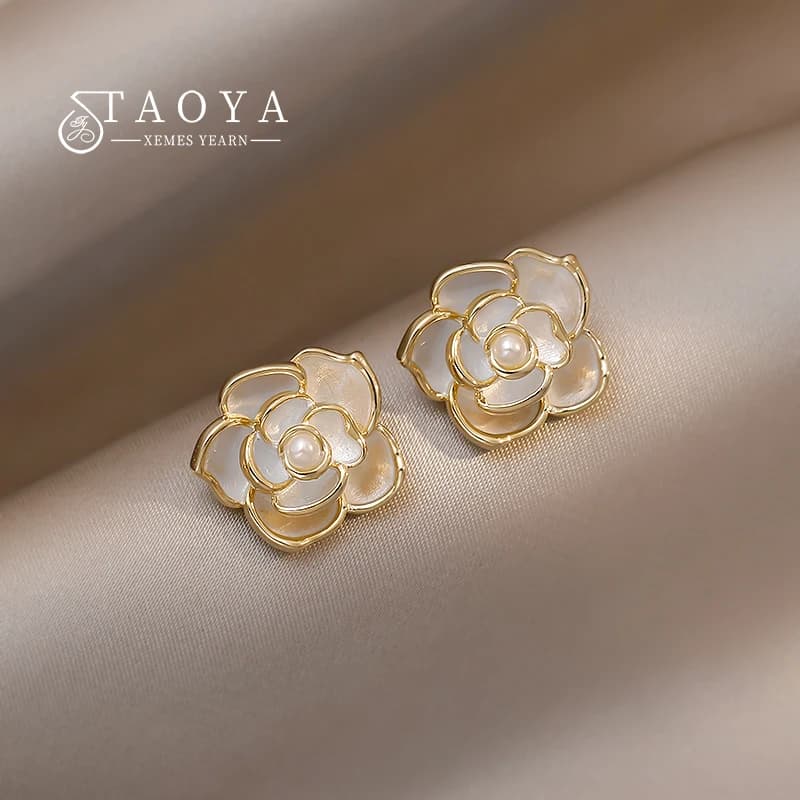 French Romantic Elegant White Enamel Petal Flower Shaped Earrings 2025 New Jewelry Sweet Accessories For Woman's Luxury Jewelry