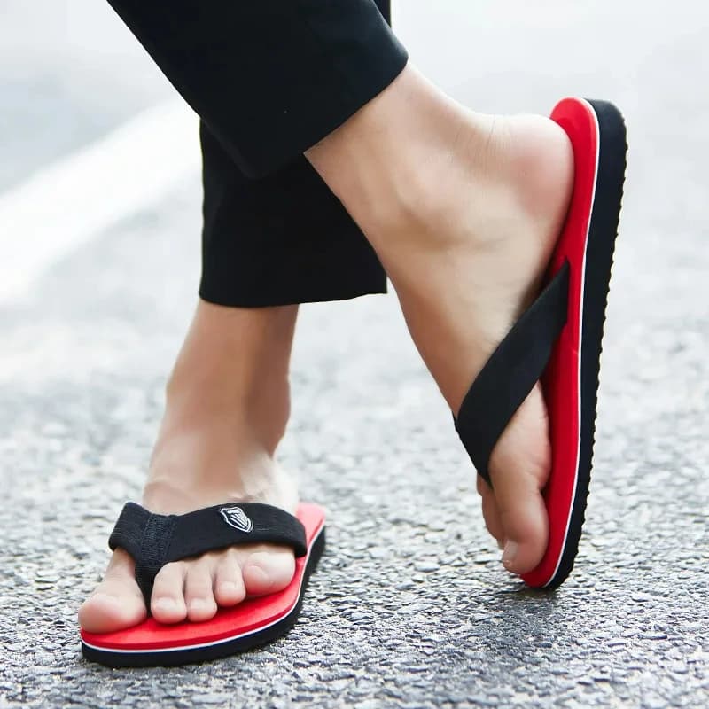 Infradito estivi da uomo Sandali da spiaggia Scarpe basse casual antiscivolo Pantofole da casa per interni Zapatos Chanclas De Hombre Scarpe da uomo