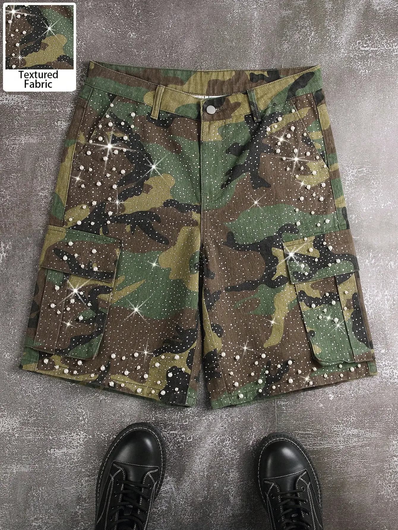 Manfinity EMRG Plus Size Men's Summer Casual Fashion Street Camo Print Rhinestone Faux Pearl Decor Flap Pocket Denim Cargo Shorts