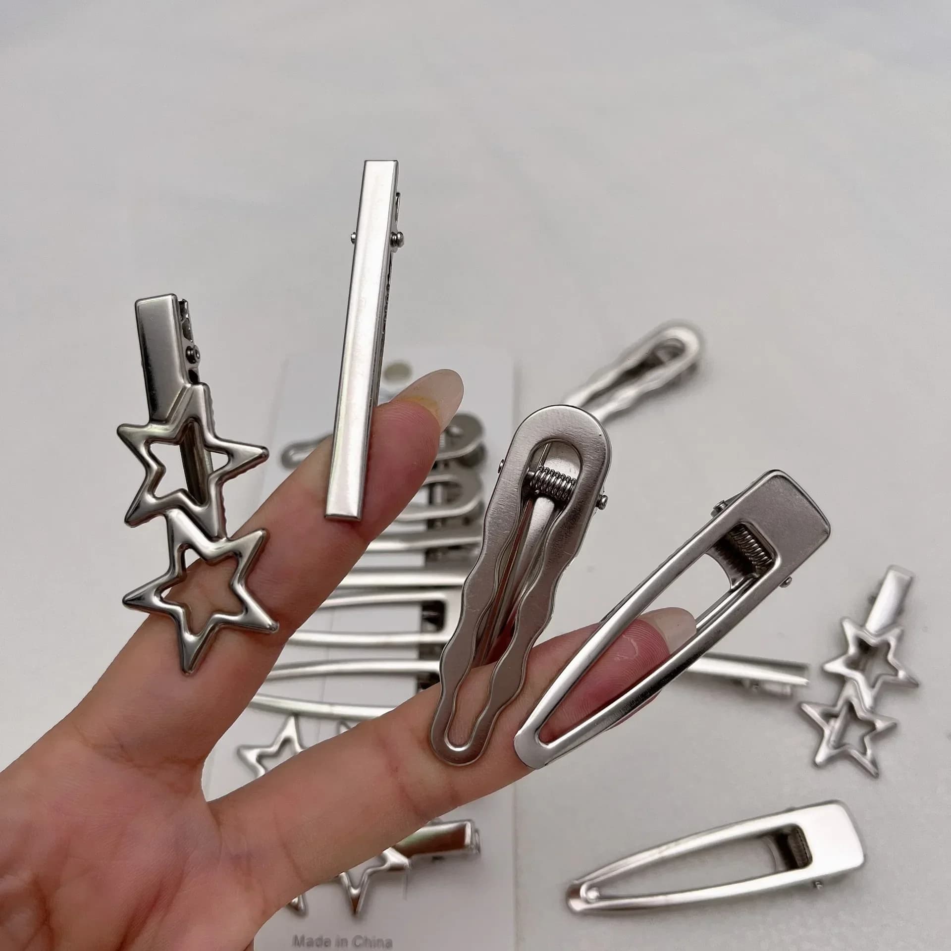 Sliver Metal Hair Clips Women Girls Y2K Duckbill Hairpin Personality Bangs Side Headwear Barrettes Hairclip Hair Accessories