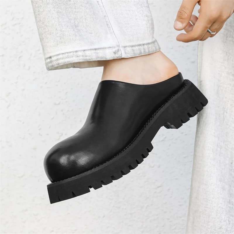 Scarpe in pelle da uomo a testa tonda pantofole estive alla moda per il tempo libero all'aperto che camminano scarpe da uomo con suola spessa che aumentano l'altezza