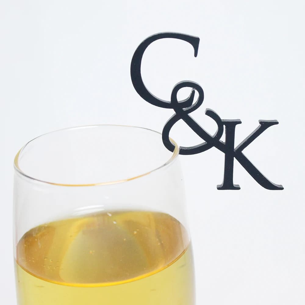 15/40/100pcs Iniziali di Nozze Personalizzate tag Acrilico Stir Swizzle Sticks Cocktail Bevande Personalizzate Agitatori Vetro Vino Pendenti e Ciondoli